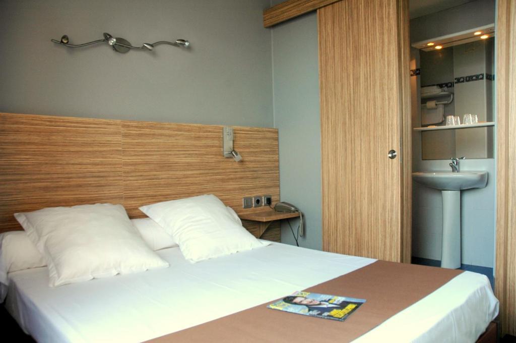Logis Hotel Restaurant Mar I Sol Saint-Cyprien (Pyrenees-Orientales) Buitenkant foto