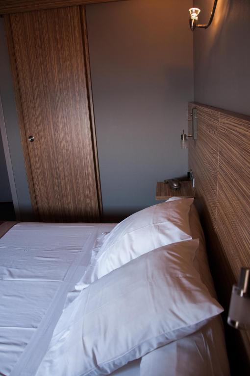 Logis Hotel Restaurant Mar I Sol Saint-Cyprien (Pyrenees-Orientales) Buitenkant foto