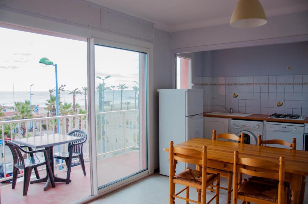 Logis Hotel Restaurant Mar I Sol Saint-Cyprien (Pyrenees-Orientales) Kamer foto