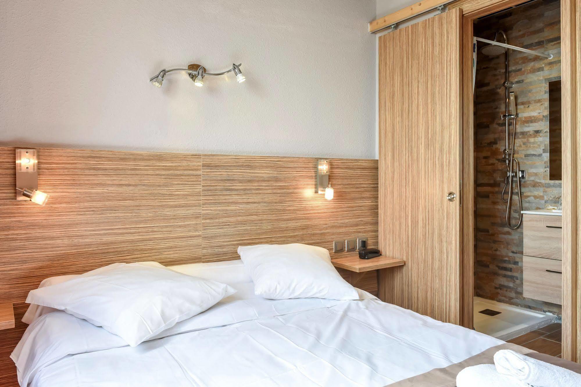 Logis Hotel Restaurant Mar I Sol Saint-Cyprien (Pyrenees-Orientales) Buitenkant foto